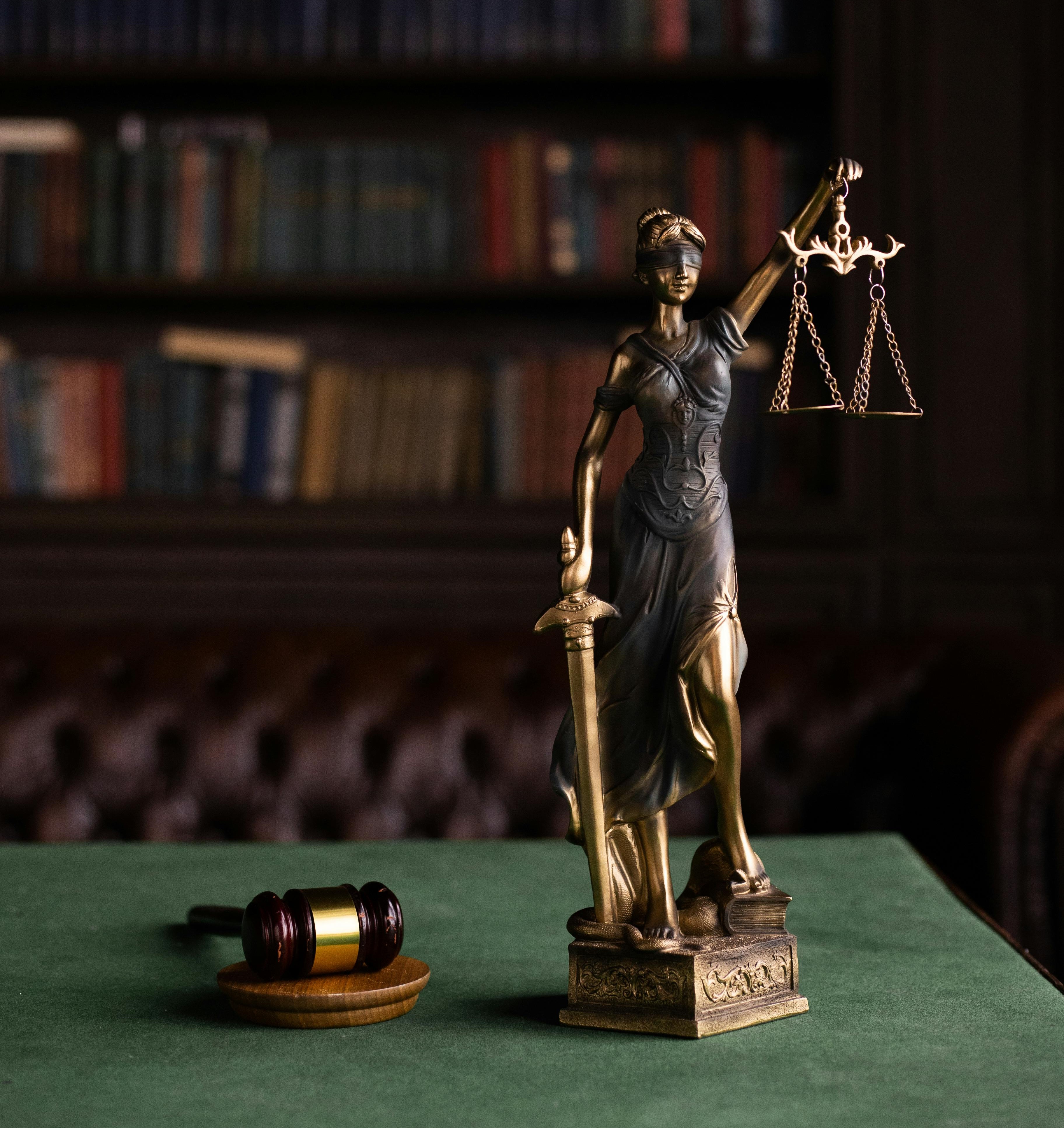 RYCH Law Firm — Advokat & Konsultan Hukum